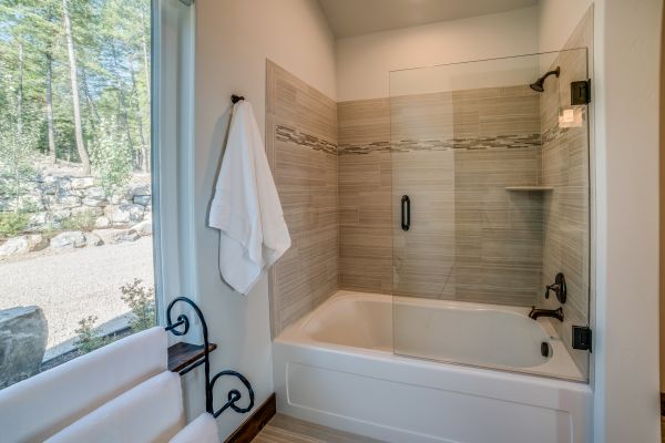 Cost of Tub Conversion Service in Land O Lakes